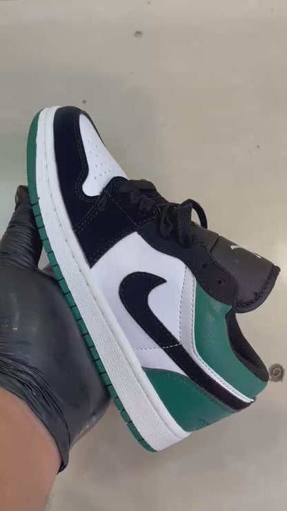 Air Jordan 1 Low "Mystic Green"
